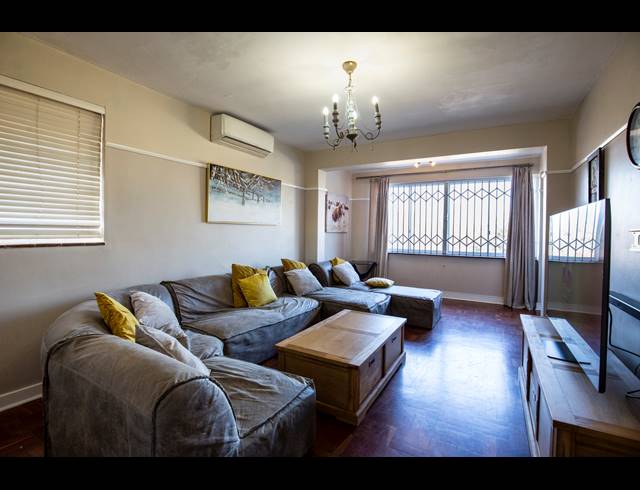 2.5 BEDROOM APARTMENT FOR SALE IN GLENWOOD